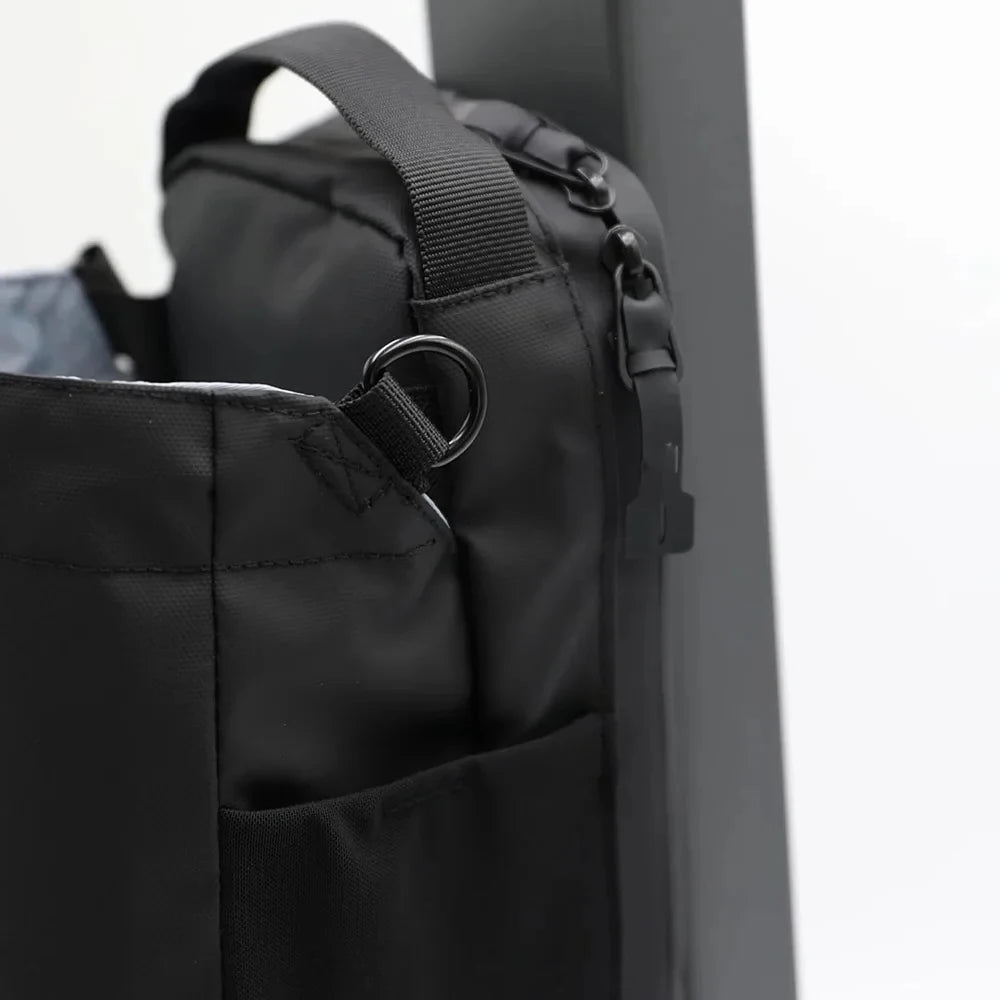 IronClasp™ Magnetic Bottle Bag – Gym-Ready Hydration